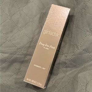 Girlactik Dewy Rose Petal Face Mist